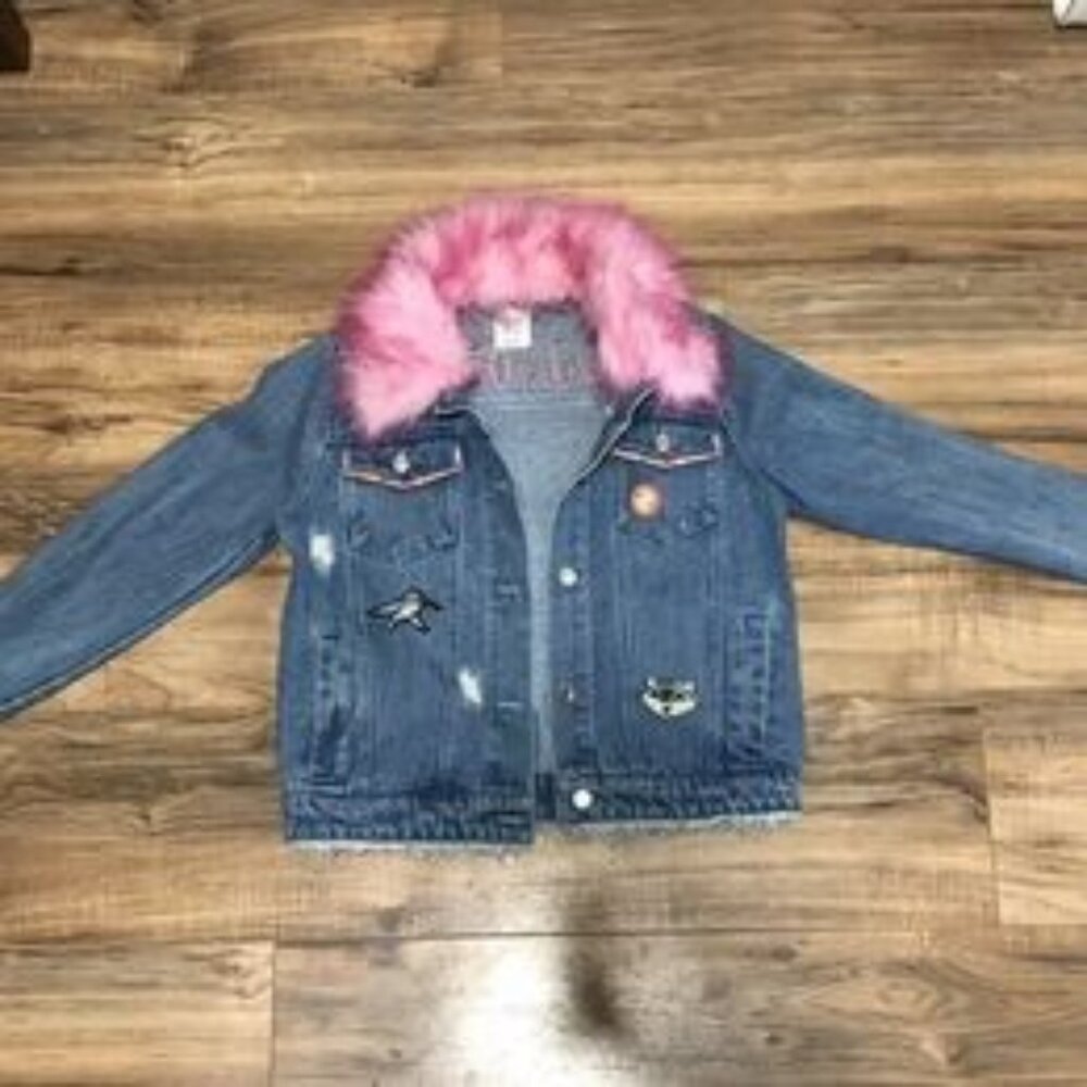 Girls Disney Princess Pocahontas Jeans Jacket with faux fur collar. Size 7-8 yr